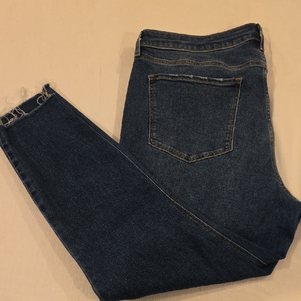 Old Navy Mid-Rise Rockstar Super Skinny